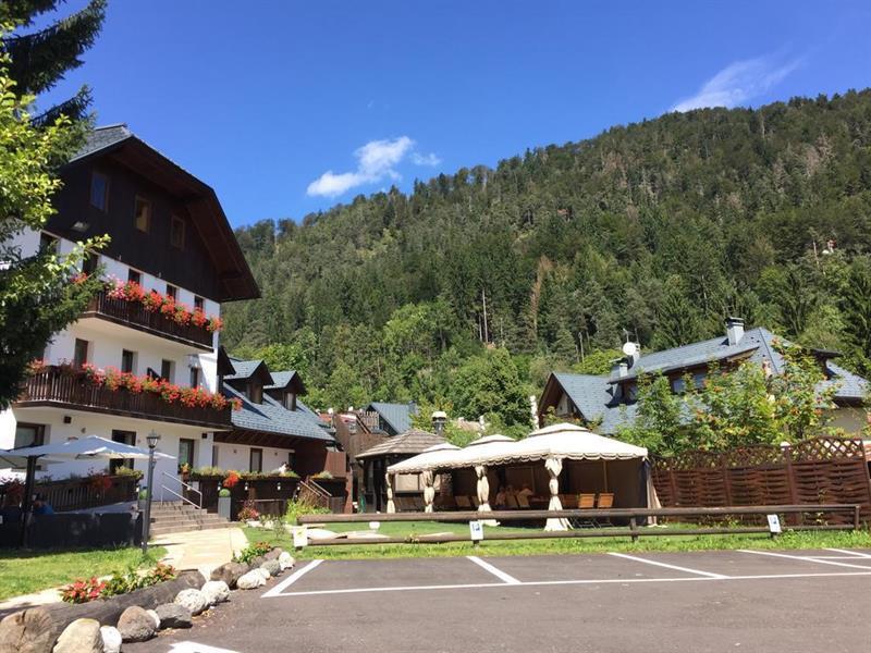 Hotel Tarvisio Four Seasons Екстериор снимка